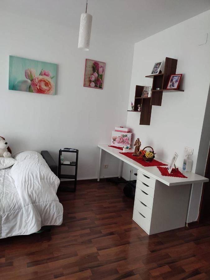 1 Room Apartment In Titan Bucareste Exterior foto